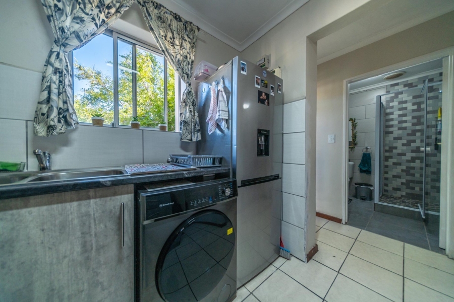 To Let 2 Bedroom Property for Rent in La Colline Western Cape